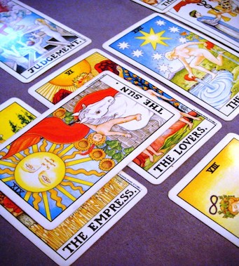 mesa cartas tarotista vidente